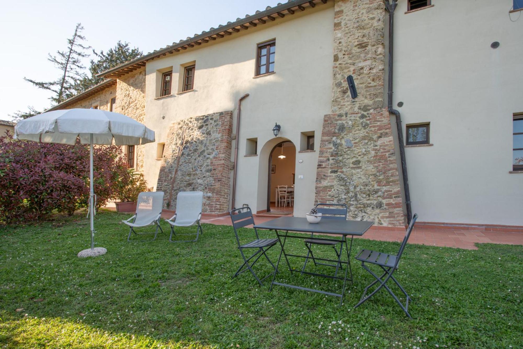 Agriturismo Castello Di Montauto San Gimignano Exterior photo